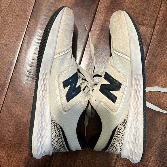 New Balance - Picture 2 of 5